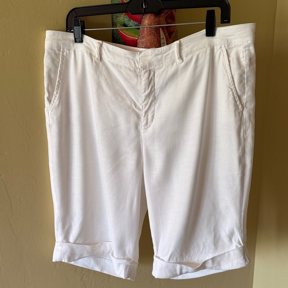 NYDJ White Bermuda Shorts- Size 14